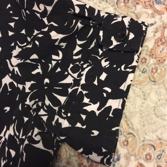 Ann Taylor short sleeve button down shirt size 10 - Picture 3 of 3